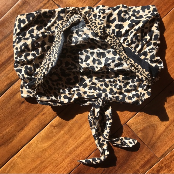 2/$20🦋CHEETAH PRINT FLOWY TUBE TOP - Picture 5 of 7